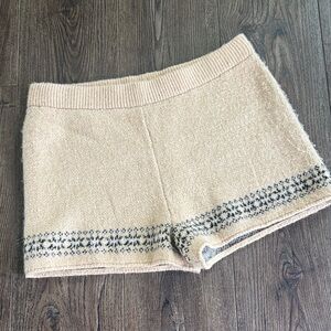 wild fable NWOT Beige Knit Shorts with Contrast Trim L